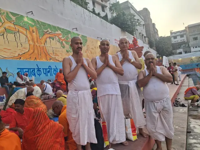 पिंडदान के बाद सूर्य कुंड, गया पर यजमान