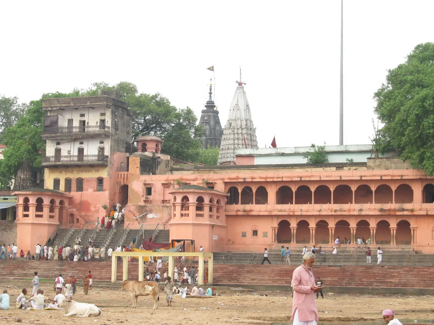 Vishnupad temple ghats on the Falgu river in Gaya, where Akshay Vat stands
