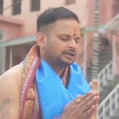 Kishore Kumar Gurda, Gaya Tirth Purohit in Gaya